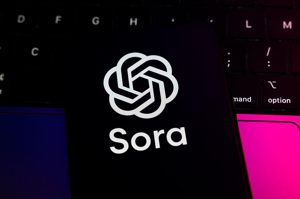 OpenAI encerra Sora, aplicativo de vídeos com IA que gerou polêmica e pouco engajamento