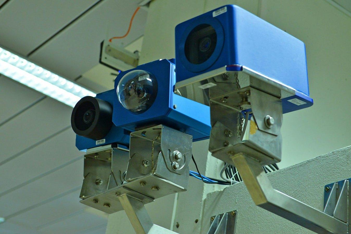 Vigilância de Fronteiras com IA se Expande na África Ocidental e Desafia Direitos dos Migrantes