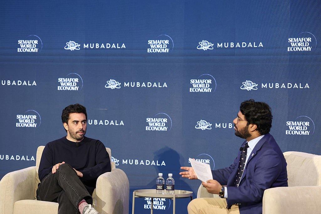 CEO da Runway prevê que IA pode revolucionar Hollywood com 50 filmes pelo custo de um blockbuster de US$ 100 milhões