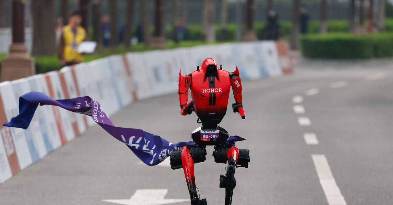 Robô Humanoide da Honor quebra recorde mundial da meia-maratona na China