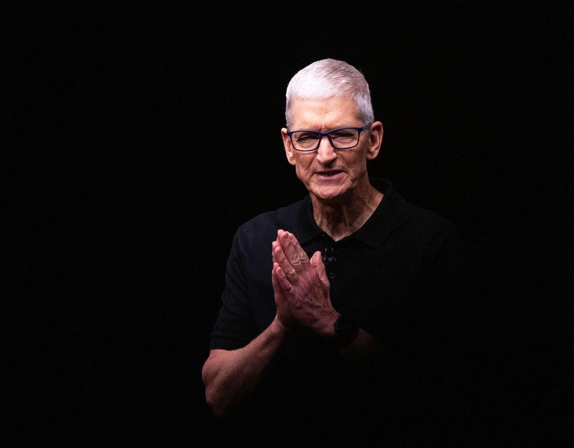O Legado de Tim Cook: Como a Apple se Tornou uma Potência em Serviços por Assinatura e os Desafios da Era da IA