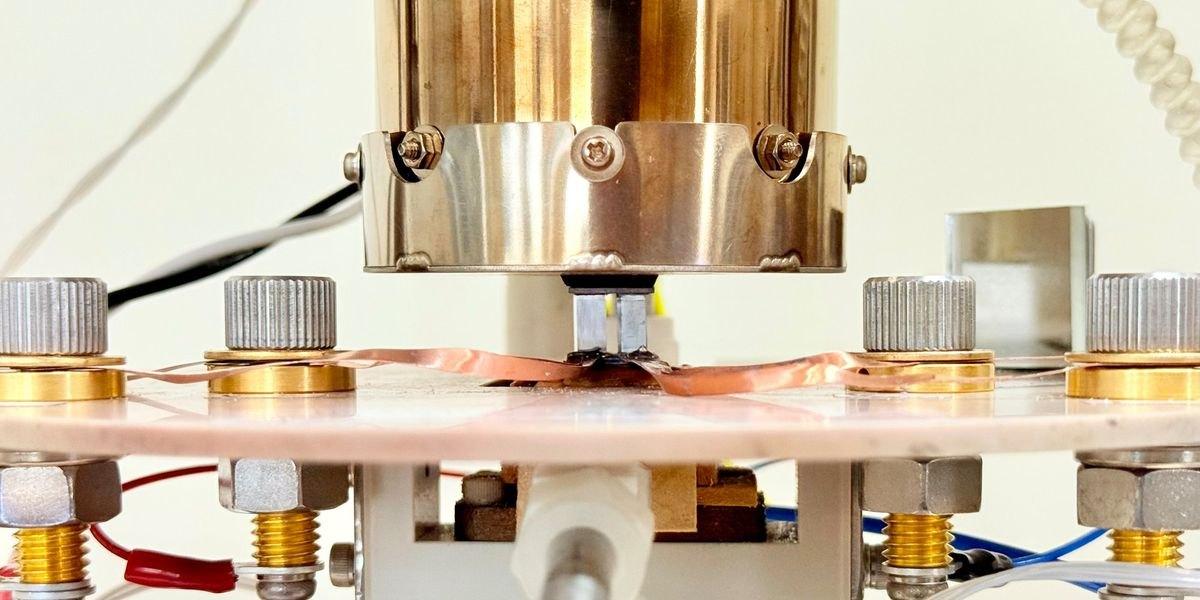 IA Revoluciona o Design de Geradores Termelétricos, Acelerando 10.000 Vezes a Conversão de Calor em Eletricidade