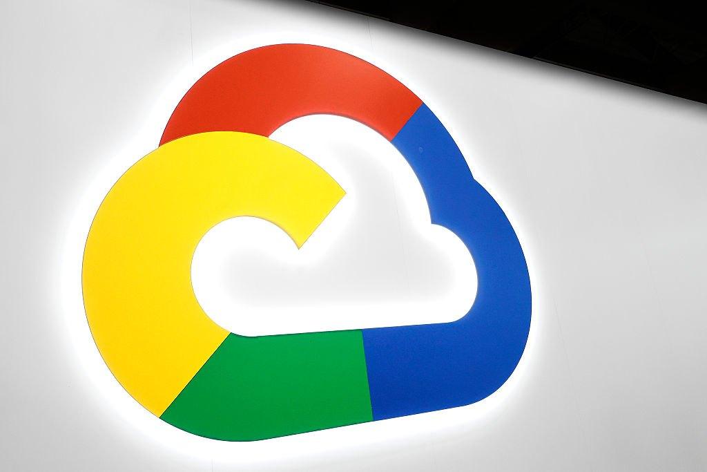 Google Cloud ultrapassa US$ 20 bilhões em receita trimestral impulsionado por demanda massiva de IA, mas enfrenta limitações de capacidade