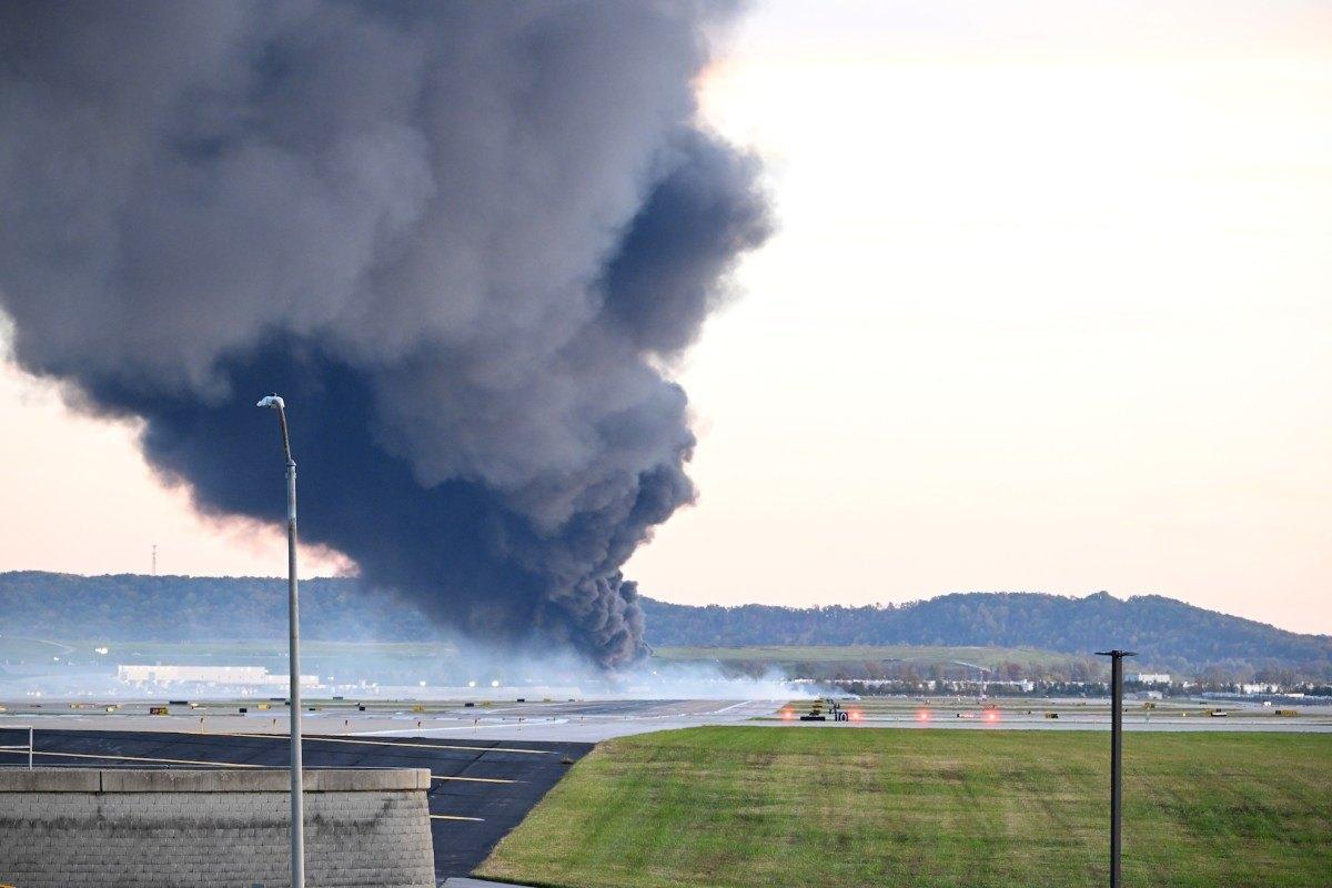 IA permite recriar vozes de pilotos mortos em gravações de voo e gera polêmica na NTSB
