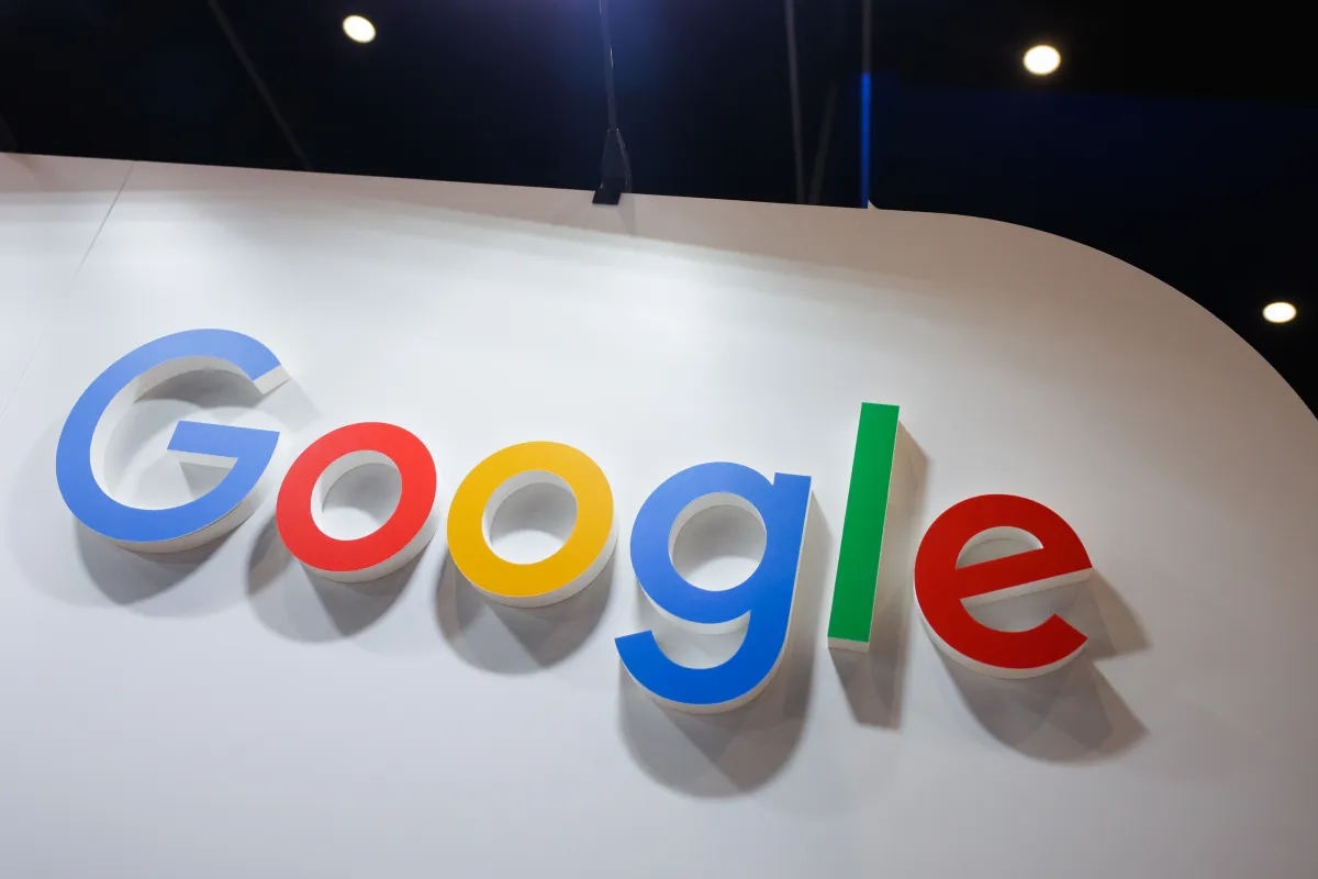 Google processa grupo cibercriminoso chinês que usava IA para aplicar golpes em massa