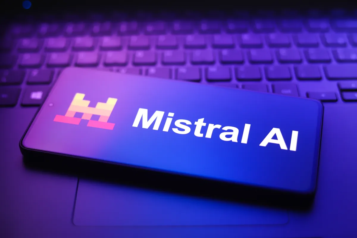 Mistral AI negocia levantar €3 bilhões com avaliação de €20 bilhões