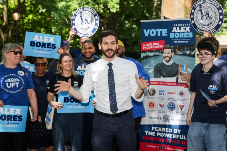 Super PACs de IA gastam US$ 27 milhões em eleição local de Nova York